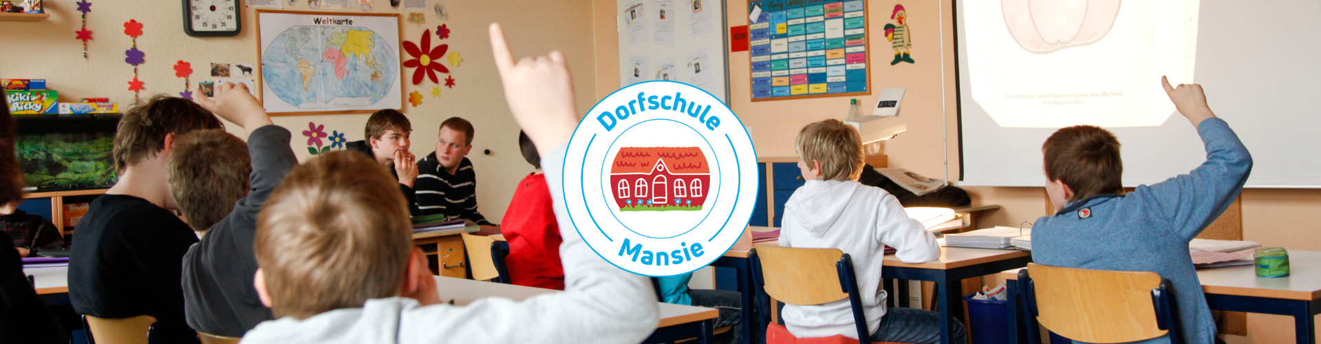 Dorfschule Mansie Titelbild Klassenraum Staatlich Anerkannte Tagesbildungsstätte