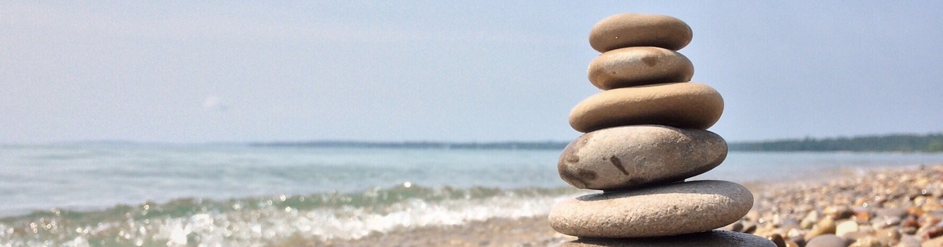 Steinestapel am Strand