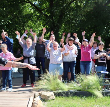 Ein Gruppenfoto vom Sommerfest der GPS Werkstatt Jeringhave